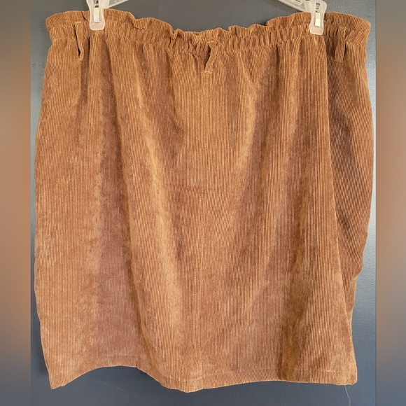 1X Corduroy paper bag style skirt in camel - Picture 4 of 4